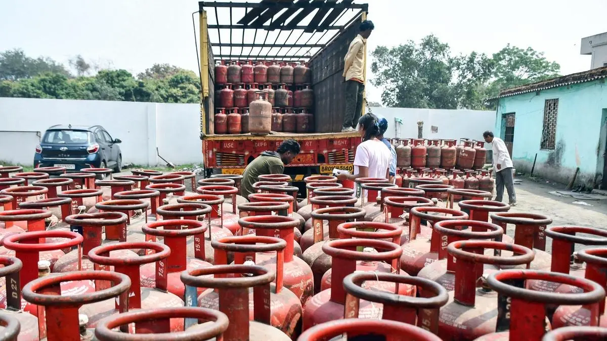 India’s Gas Sector Faces Scaling Challenges Amid Global Uncertainty