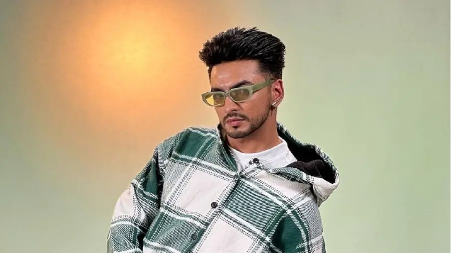 WOW STORY OF THE DAY: He Started Dancing at 17, Opened a Studio at 21, Won India's Best Dance Influencer Award at 28, and Built Three Businesses From a Single Passion.