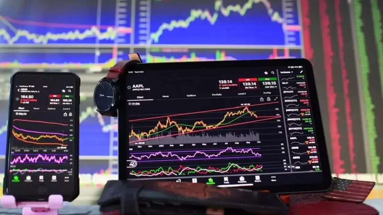 Rupee Strengthens As Nifty Ends Higher