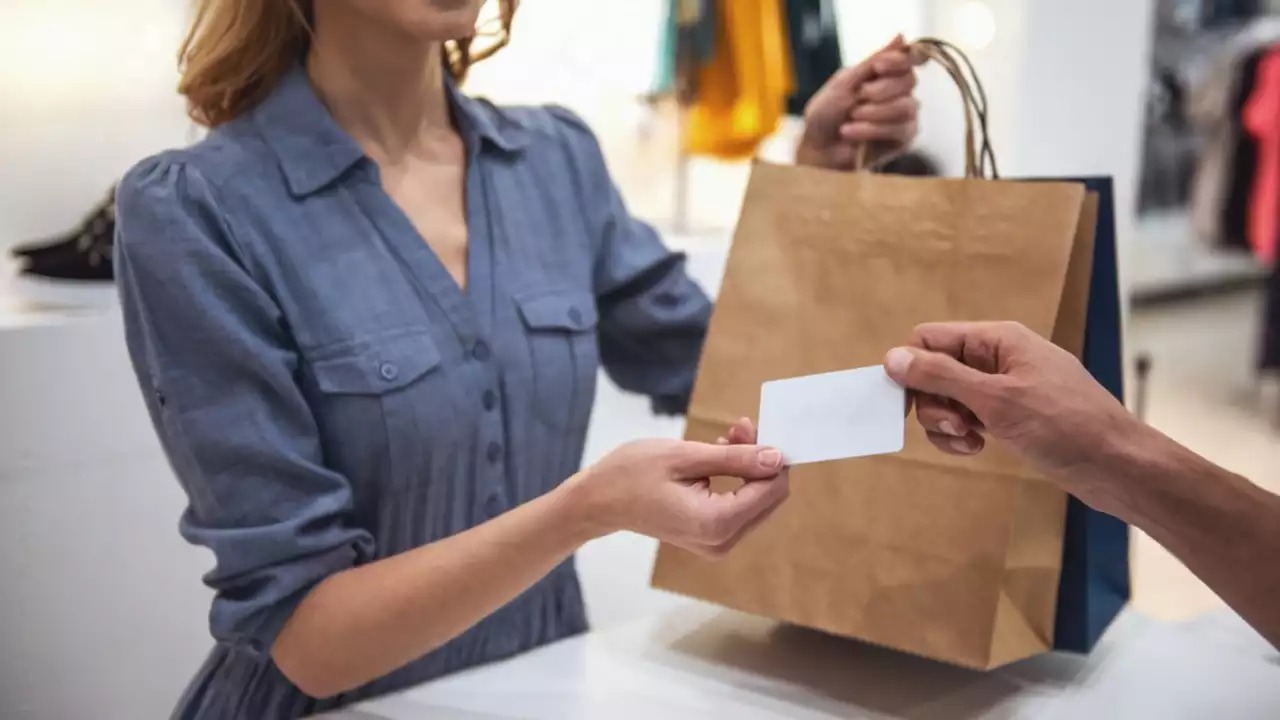 India’s Retail Sector Sees Steady Growth This Festival Season: E-Commerce and Consumer Trends Lead the Way