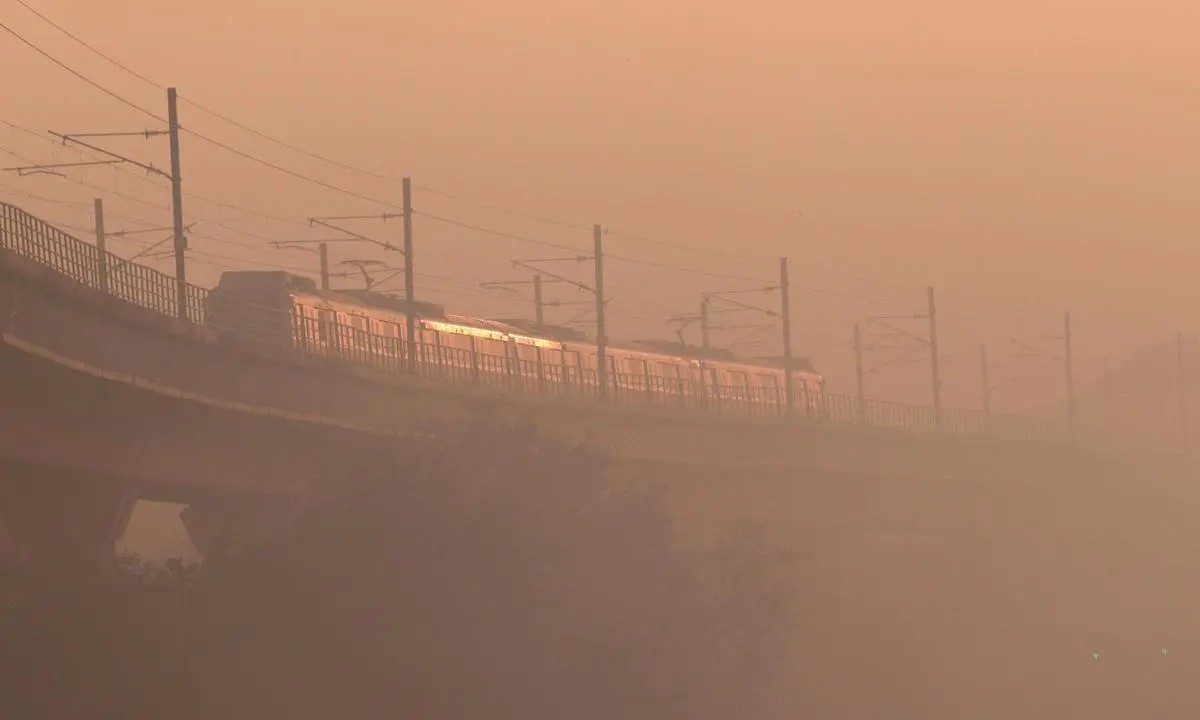 Barricades And Bright Ideas: Delhi Metro’s Safety Push Amid Foggy Chaos