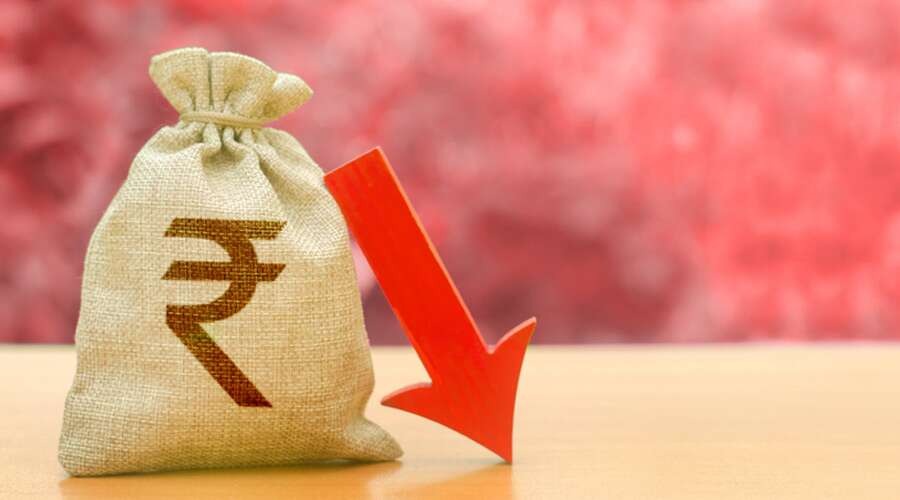 Rupee Weakens, Nifty Slips as Markets React to Global Cues on October 31