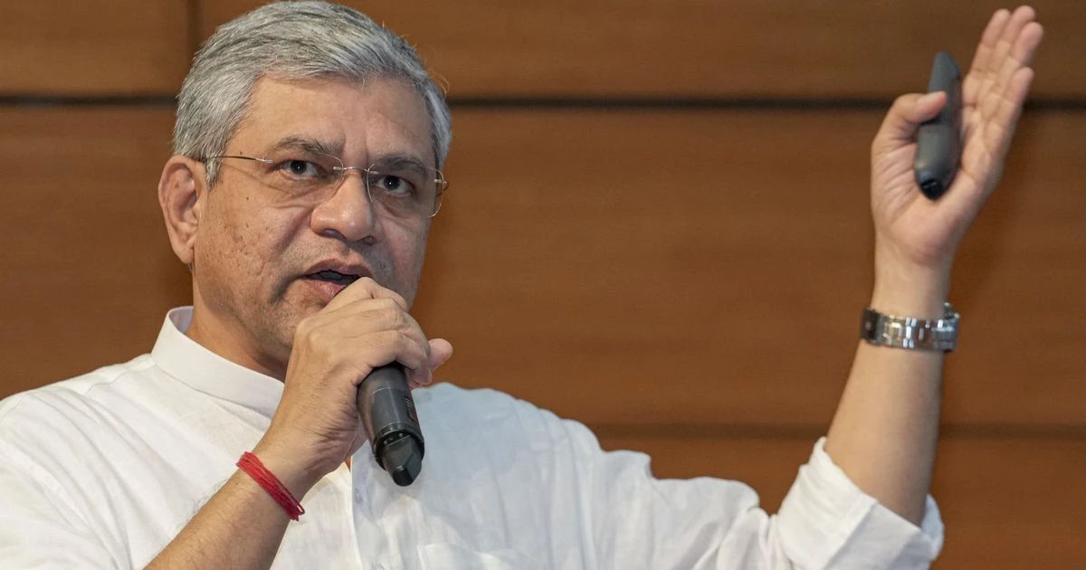 Indian Railways Launches Tech-Enabled Cleaning Teams for Long-Distance Trains: Vaishnaw’s Reform Drive