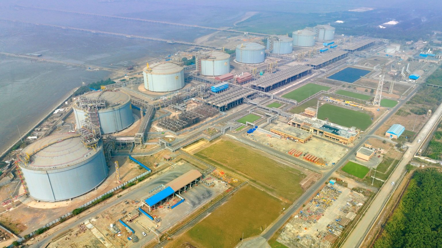 Petronet LNG Gets Nod For Expanded Dahej Terminal