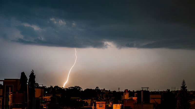 Sky Drama Unfolds: IMD Rings Alarm with Heavy Rain and Thunderstorm Alerts Across UP, MP, and Delhi-NCR
