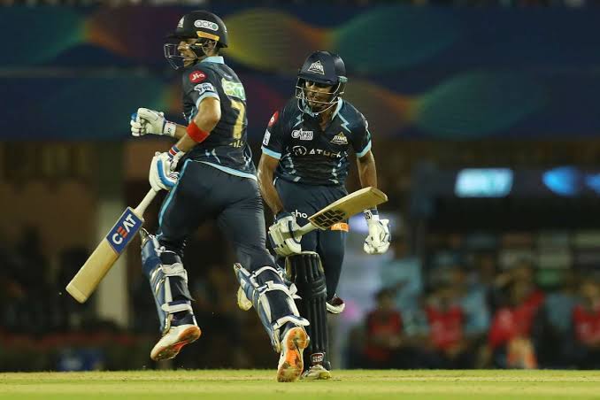 Gujarat Titans Off to a Blazing Start Against Mumbai Indians in Powerplay
