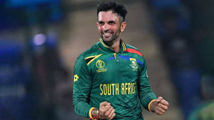 Champions Trophy 2025: England Struggles at 100/3 Against South Africa