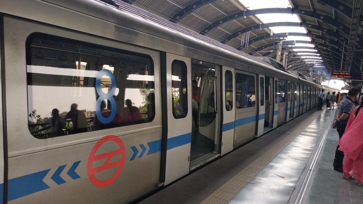 Blue Line Disruptions: Delhi Metro Services Delayed Between Karol Bagh and Kirti Nagar