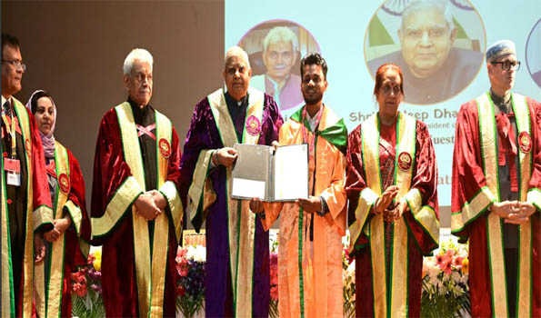 LG Sinha Inspires Youth: Graduates in Amrit Kaal to Shape India's Future