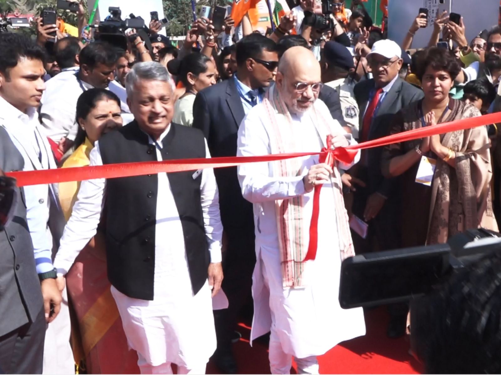 Green Oasis in the City: Amit Shah Inaugurates Eco-Friendly Electrotherm Park in Ahmedabad