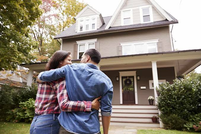 Why Are Young Lovers Rushing Into Real Estate—Before the Wedding Bells?