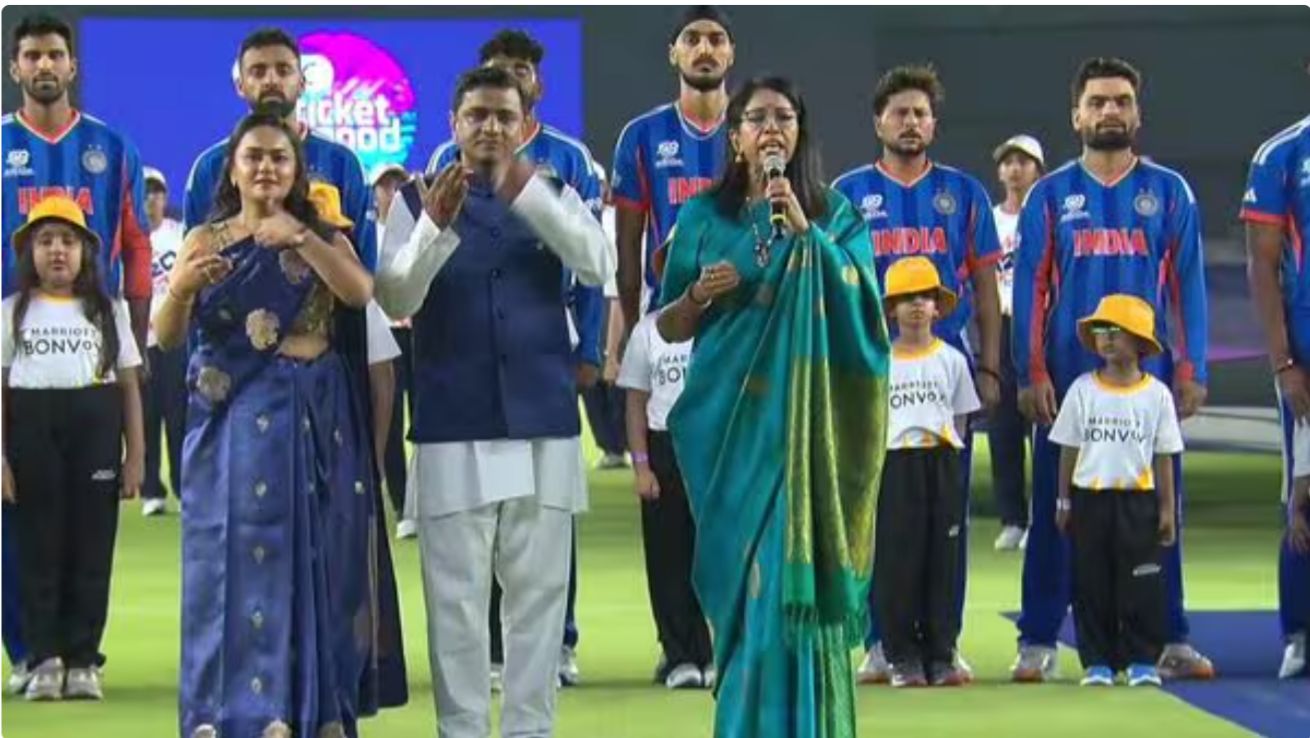 Kavita Krishnamurthy Floors Audience With National Anthem At T20 Final