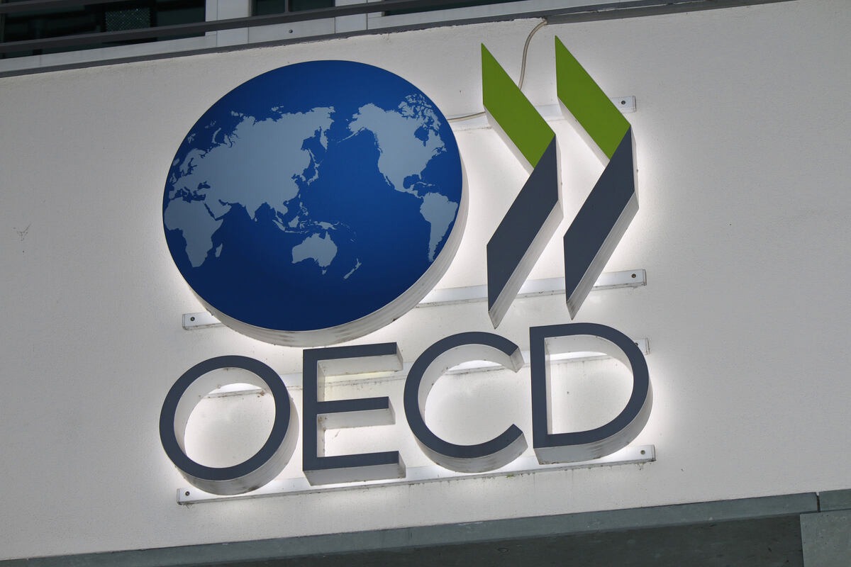 OECD Maintains Global Growth Outlook, Sees Regional Upgrades