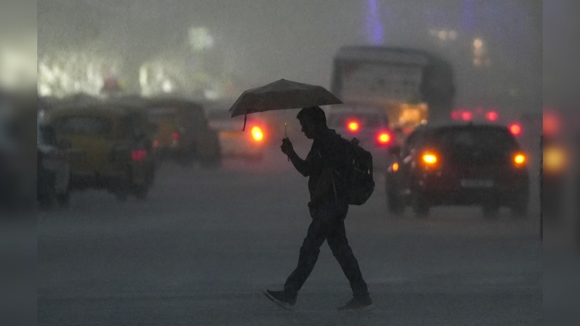 Delhi Shivers as Western Disturbance Brings Rain and Chilly Winds