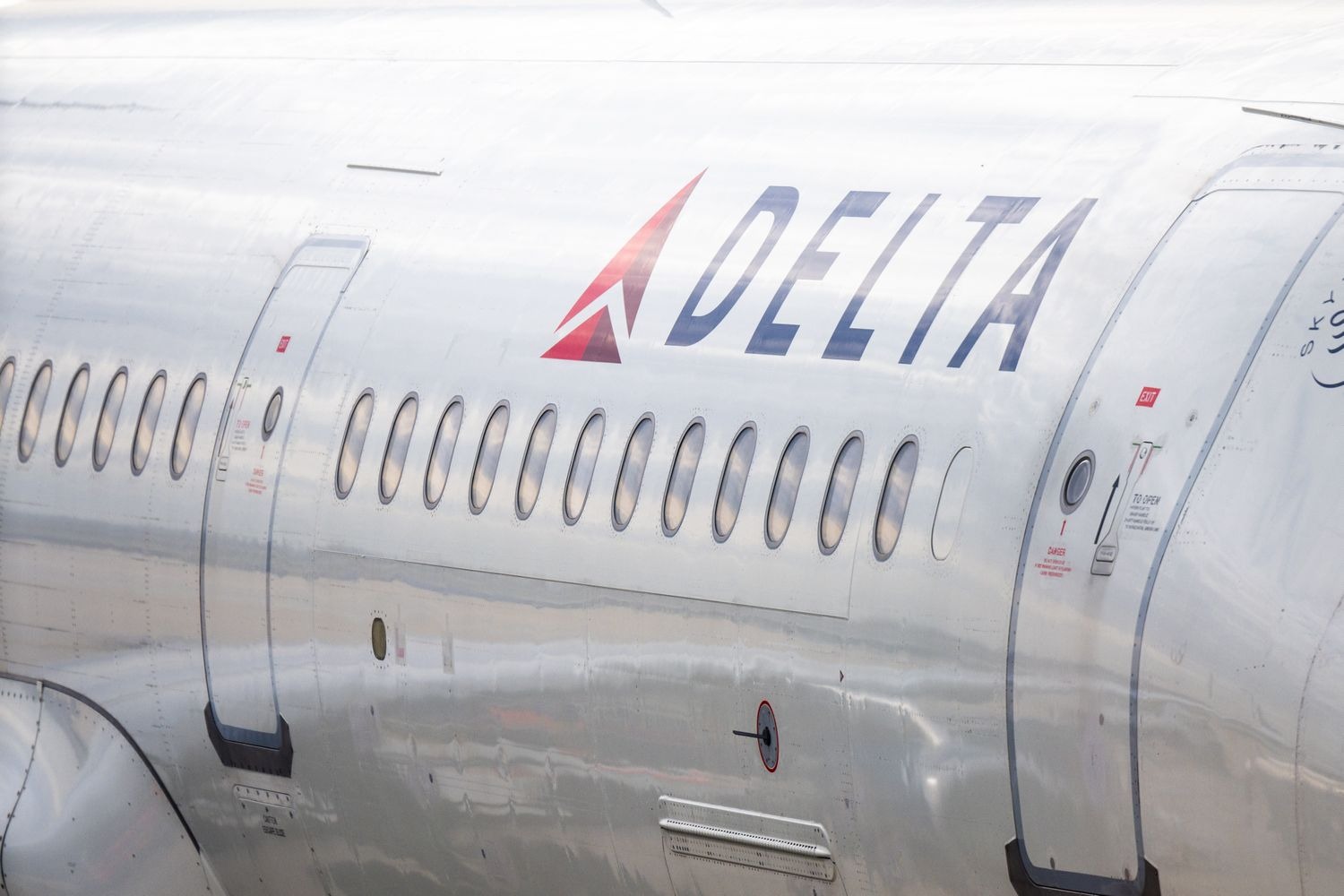 Delta Scales Back Expansion As Fuel Costs Surge, Q2 Profit Outlook Weakens