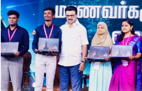 Laptop Scheme First Phase Nears Completion With 10 Lakh Students Benefiting