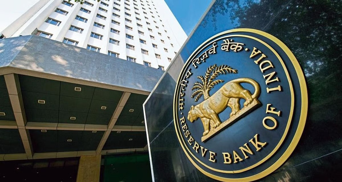 RBI Chief Signals Rate Cut Potential but Waits on December MPC Decision Amid Robust Economic Indicators
