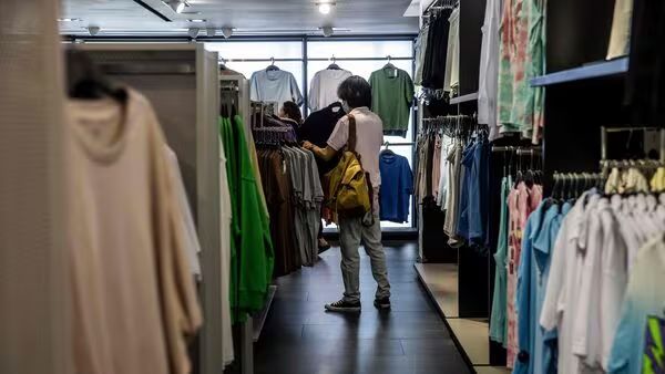 From Bath Bombs to Yoga Pants: Global Retail Giants Chase India’s Shoppers