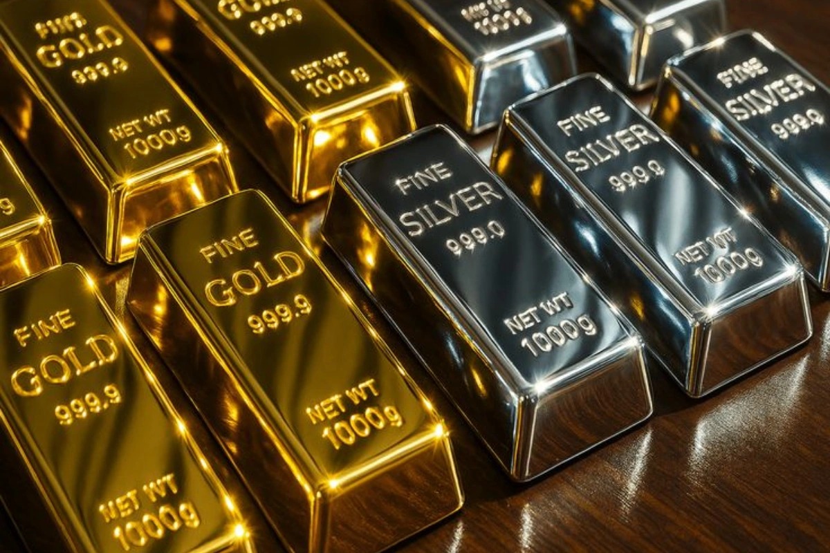 Gold, Silver Surge as Geopolitical Shock Fuels Safe-Haven Rush