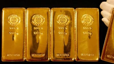 Gold Soars to Two-Month High Amid Trump Policy Uncertainty and Weak Dollar