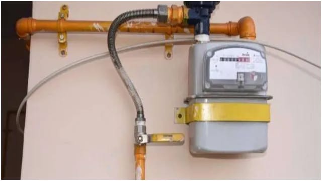 Kolkata Accelerates Green Energy: 25,000 Homes to Get Piped Gas, CNG Stations Set to Surge