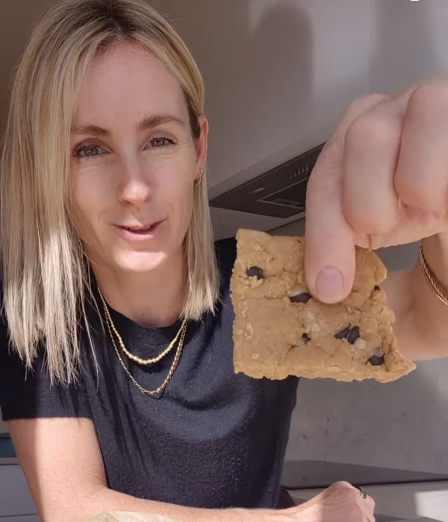 Fuel Smart: Nutritionist’s 17g Protein Bar In Minutes