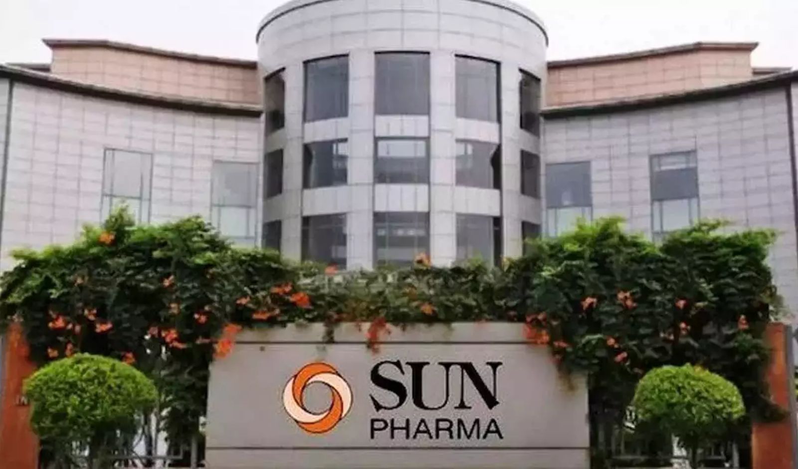 Sun Pharma Prescribes a Leadership Shake-Up: Shanghvi Stays, Ganorkar Takes the Helm!