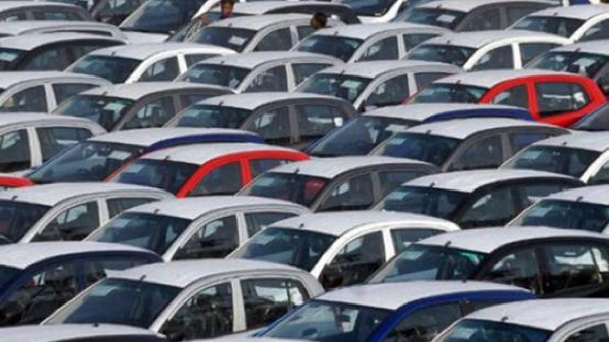 India's Two-Wheeler, Three-Wheeler, and Passenger Vehicle Sales Show Mixed Results in January 2025