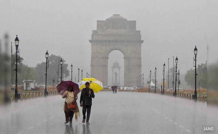 Swift Showers Blanket India, But Delhi’s Umbrellas Stay Folded a Bit Longer