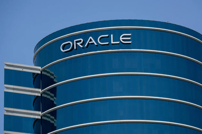 Oracle Breaks the Chart at $319, Soars on AI Cloud Deals—Biggest One-Day Jump Since 1999