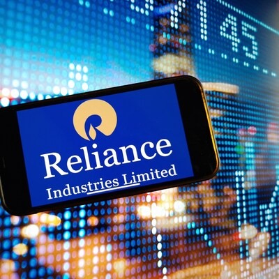 Reliance Loses Ground: Shares Down 2.2% as Investors React to Fiscal Announcements