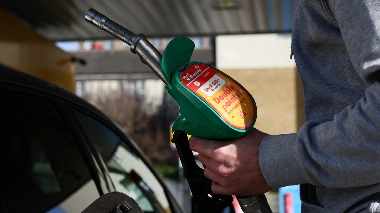 Pakistan Petrol And Diesel Prices Surge ₹55 Amid Global War Impact