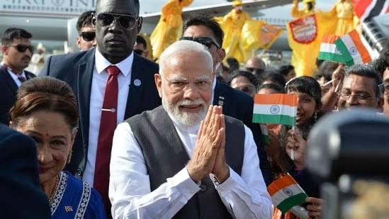 PM Modi Strengthens India-Trinidad & Tobago Ties: Gifts 2,000 Laptops and Signs 6 MoUs
