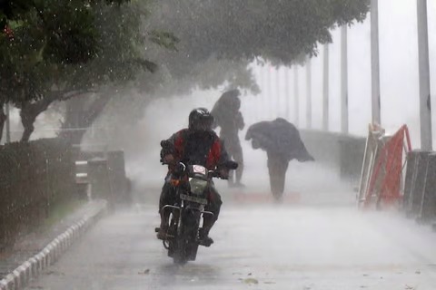 Chennai’s Unexpected Rainstorm – A Rare Weather Event Leaves Experts Stunned