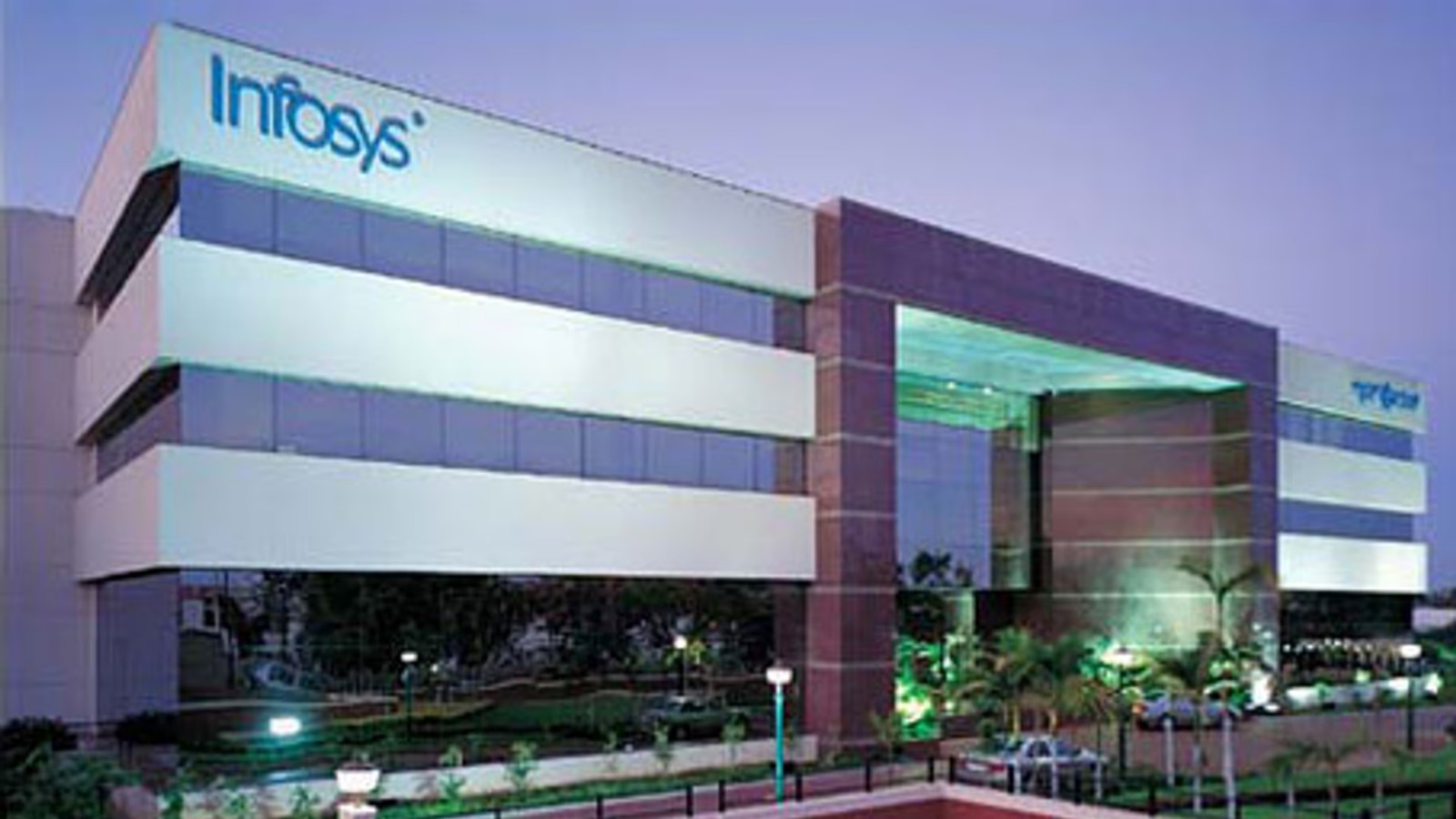 Infosys Shares Edge Higher, Up 1.1% Amid Steady IT Sector Momentum
