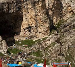 Amarnath Yatra 2025: Devotees Rush for Registration as Pilgrimage Nears