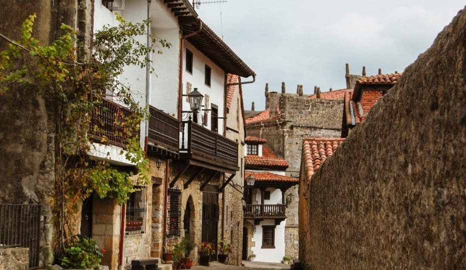 Dive Into History: Northern Spain’s Santillana del Mar Reveals Timeless Charm and Autumn Splendor
