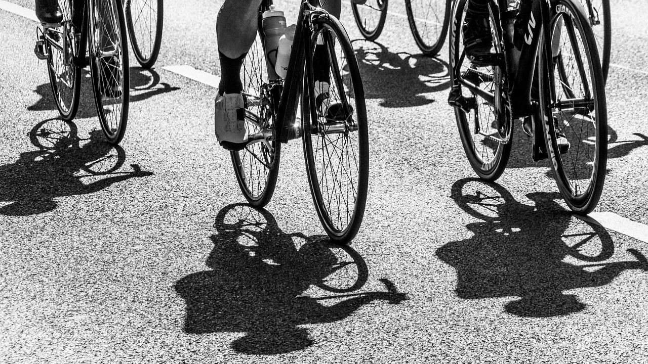 Pedal Your Way to Wellness: Experts Highlight Cycling’s Physical & Mental Health Benefits