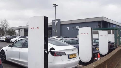 Tesla’s UK Sales Slip: November Registrations Down 19% Amid EV Market Challenges
