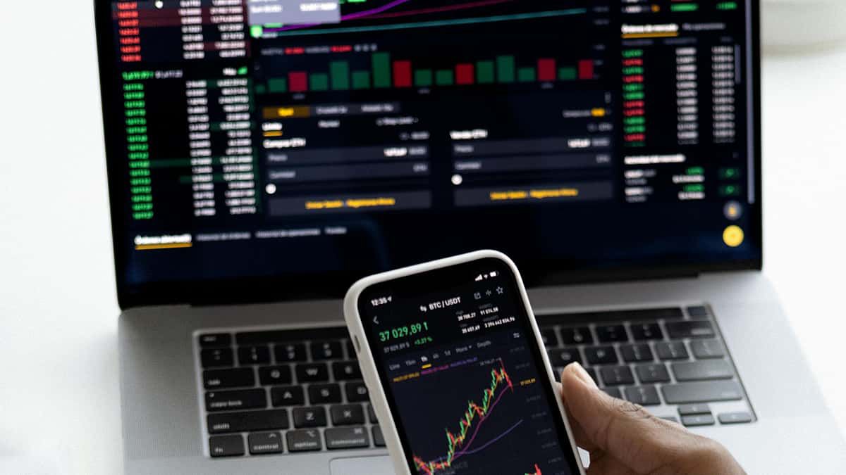 Indian IT Sector Faces Third Consecutive Year of Slowdown, Says Citi; Infosys and HCL Tech Among Top Picks