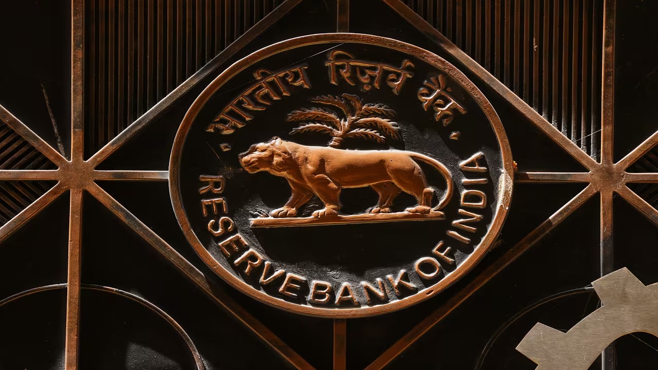 RBI Bond Auction Raises ₹310 Billion, Meets Government Target